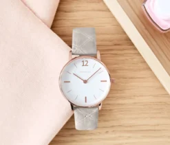 Armbanduhr mit Lederband