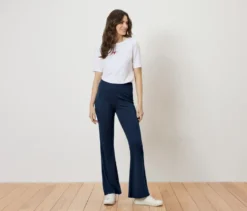 Ausgestellte Leggings