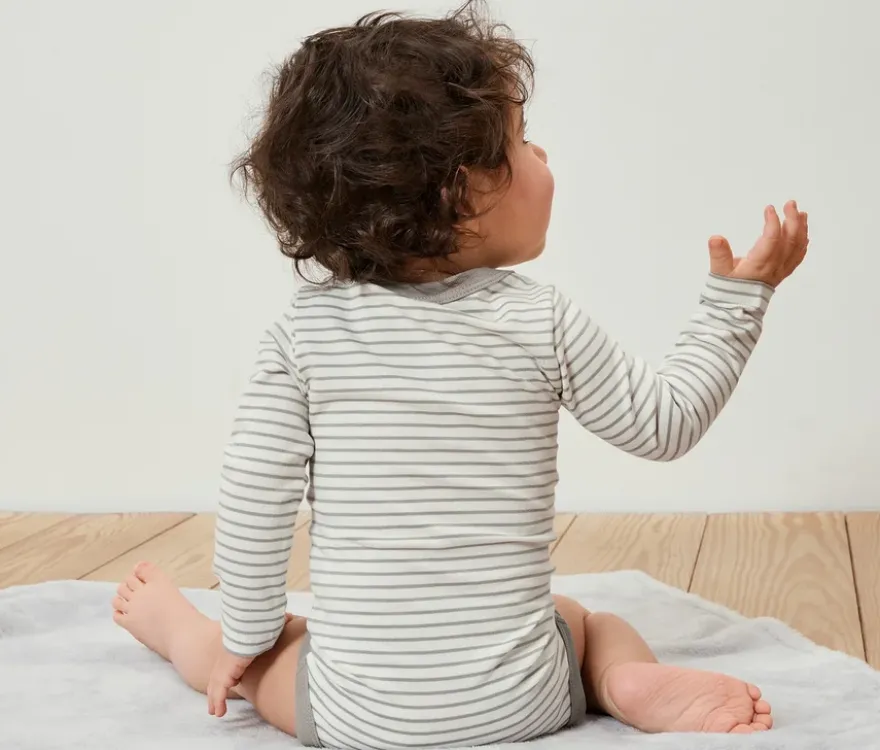 5 Baby-Bodys mit Mitwachsfunktion