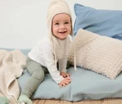 Baby-Strickmütze-und-Strickschal