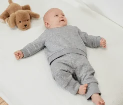 2 Baby-Sweathosen mit angerauter Innenseite