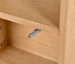 Badschrank mit Holzfurnier