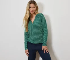 Bedrucktes Blusenshirt, grün-dunkelblau-weiß