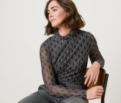Bedrucktes Mesh-Rollkragenshirt