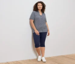 Blusenshirt mit Knopfleiste, Minimal-Alloverprint