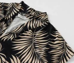 Blusenshirt mit V-Ausschnitt, Alloverprint