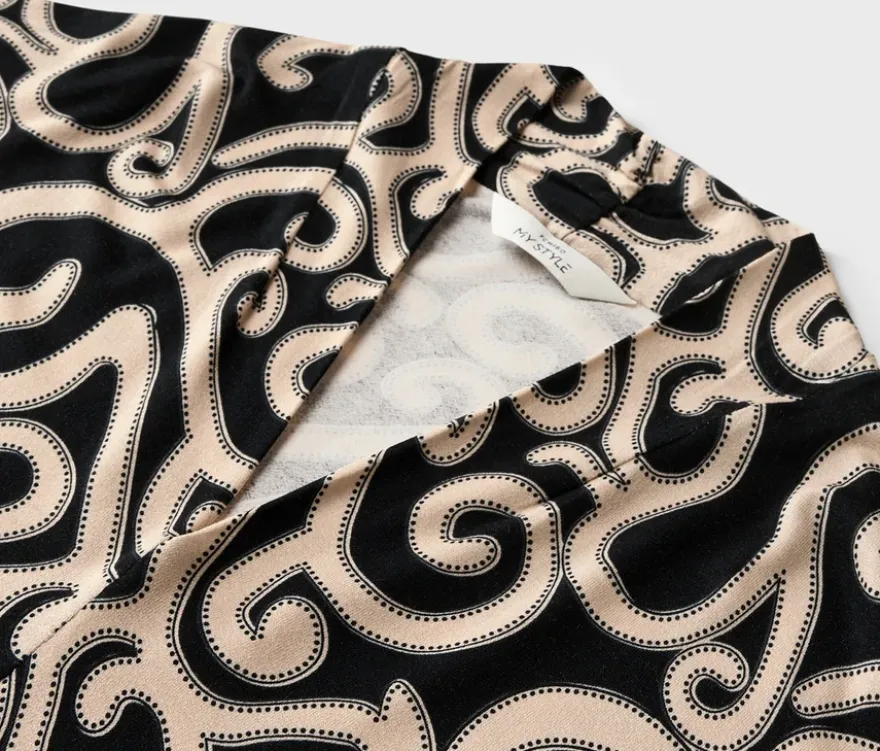 Blusenshirt mit V-Ausschnitt, schwarz