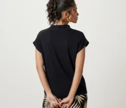 Blusenshirt mit V-Ausschnitt, schwarz