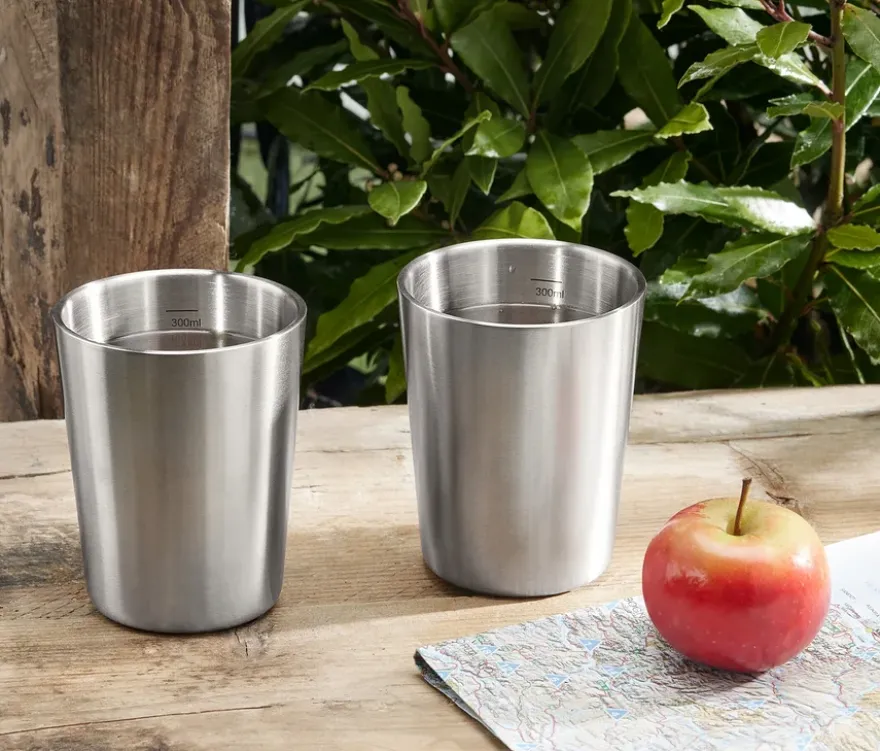 2 Camping-Becher