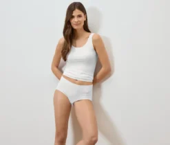 Clean-Cut-Midrise-Panty