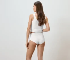 Clean-Cut-Midrise-Panty
