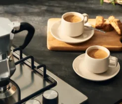 2 Espressotassen mit Untertassen, Beige