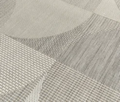 Faltbarer Outdoor-Teppich im geometrischem Design, 280 x 400