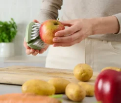 Flexible Gemüse-und-Obstbürste