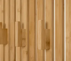 Garderobe mit Sitzbank in Lamellenoptik