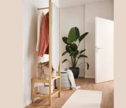 Garderobe mit Spiegel und Ablage