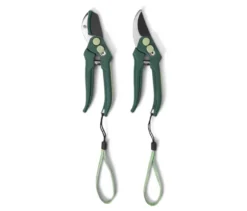 2 Gartenscheren