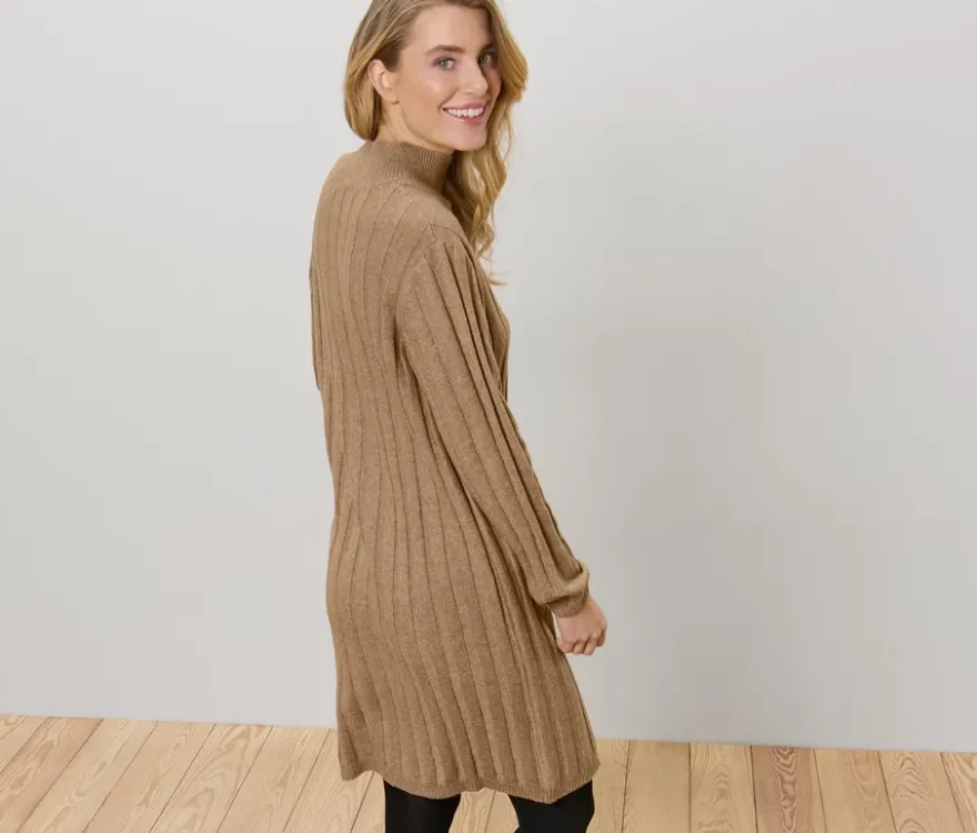 Geripptes Strickkleid mit Stehkragen