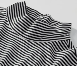 Gestreiftes Blusenshirt mit Stehkragen