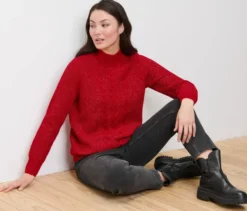 Grobstrickpullover mit Zopfmuster
