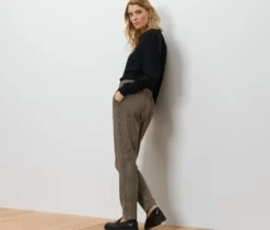 Joggpants mit Hahnentritt-Jacquard