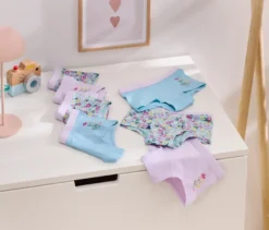 7 Kinder-Pantys