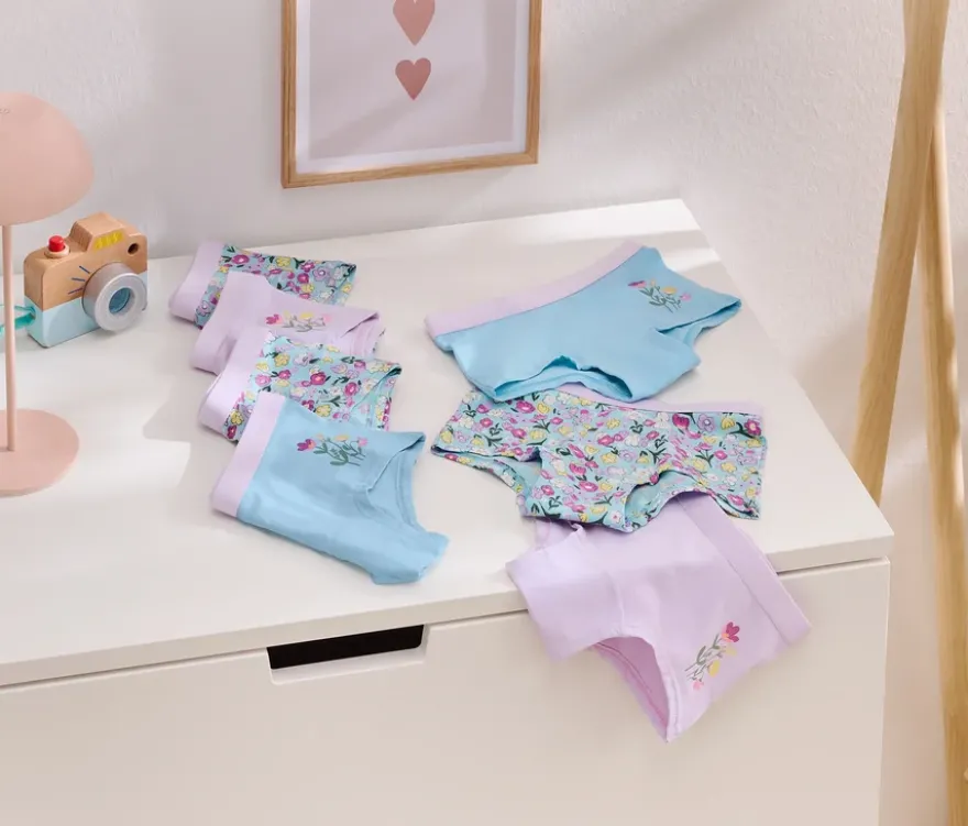 7 Kinder-Pantys