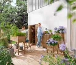 Kleiner Gartenschrank