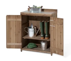 Kleiner Gartenschrank