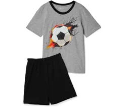 Kurzer Kinder-Pyjama im Fußballdesign