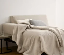 Kuscheldecke aus Kunstfell