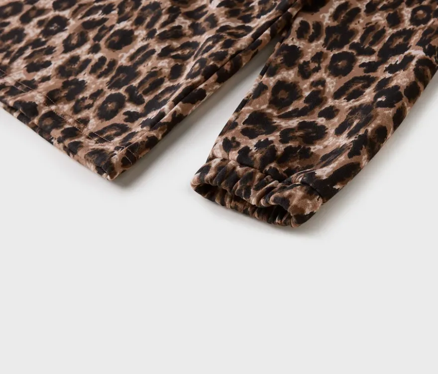 Langes Kapuzensweatshirt mit Leo-Alloverprint