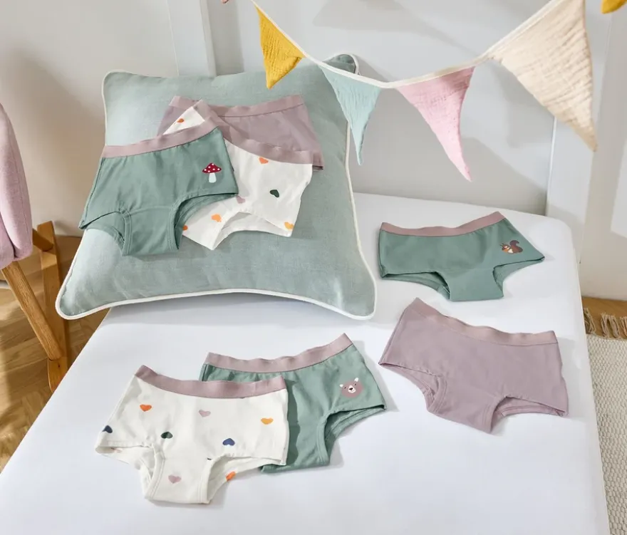 7 Mädchen-Pantys