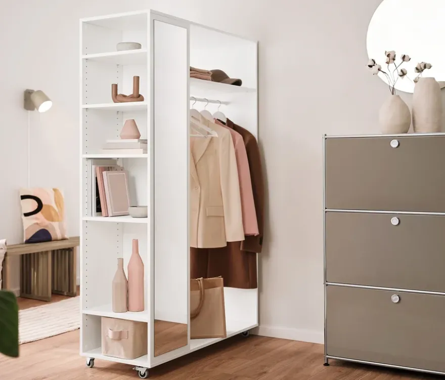 Mobile Spiegelschrank-Garderobe