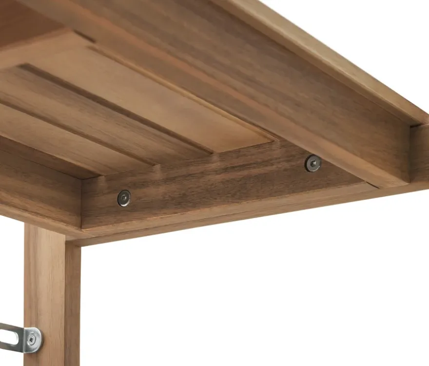 Outdoor-Regal mit individuell positionierbaren Regalböden