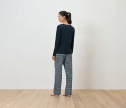 Pyjama, dunkelblau-dunkelblau gestreift