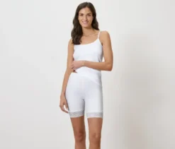 Radlershorts mit Spitzenborte, weiß