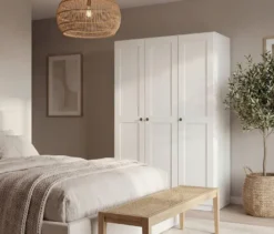 Rauch Kleiderschrank »Savona«, 3-türig, Basic-Ausstattung