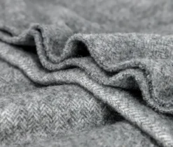 SCHÖNER WOHNEN-Kollektion Wohndecke »FACT«, hellgrau