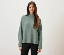 Soufflé-Yarn-Grobstrickpullover, salbei