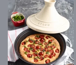 STAUB Gusseiesen-Tajine, creme, 28 cm