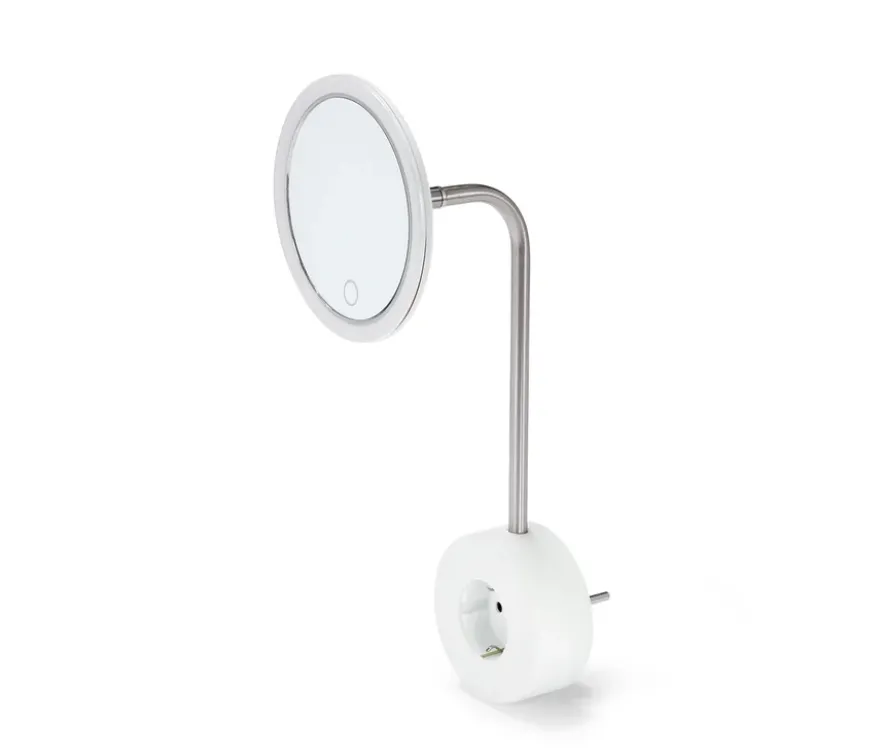 Steckdose mit LED-Kosmetikspiegel