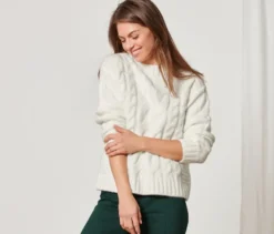 Strickpullover mit Zopfmuster