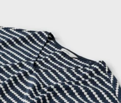 Strukturiertes Shirt