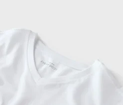 2 T-Shirts mit V-Ausschnitt