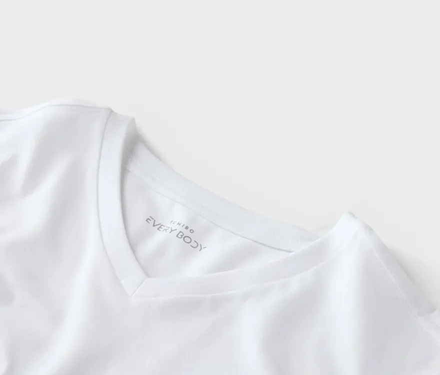 2 T-Shirts mit V-Ausschnitt