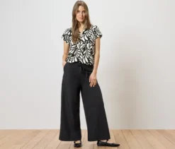 Webhose mit weitem Bein