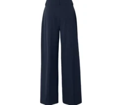 Webhose mit weitem Bein