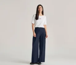 Webhose mit weitem Bein