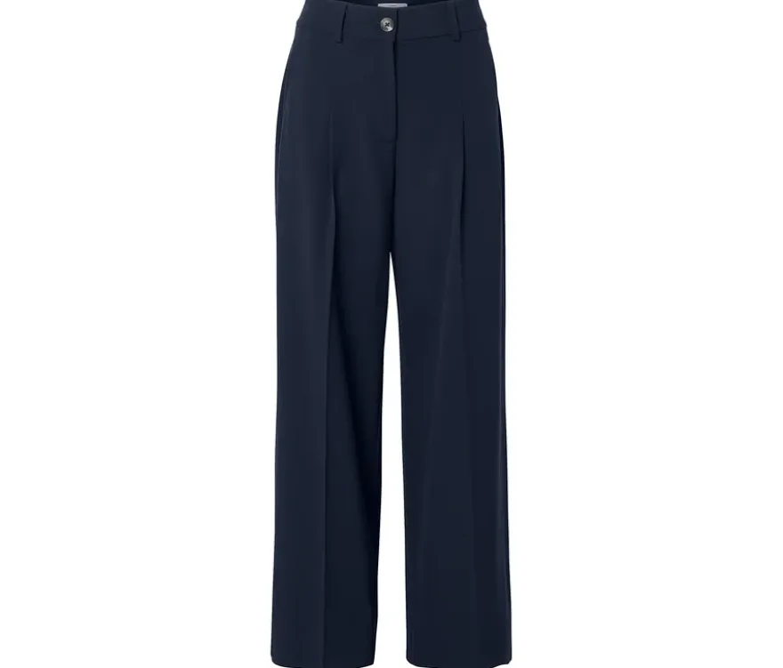 Webhose mit weitem Bein